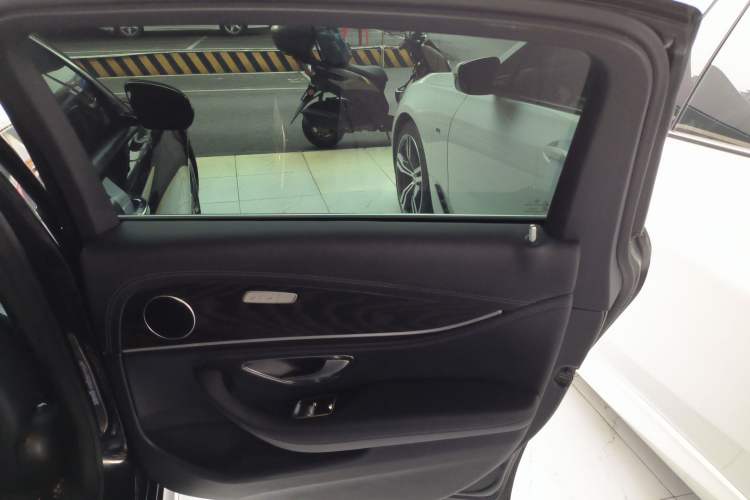 Used Mercedes-Benz E-Class 2020 Restyled E 300 L Sporty and Stylish Edition
