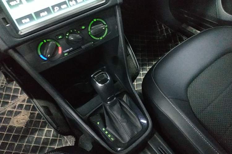 Used Skoda Rapid Spaceback 2016 1.6L Automatic Chuanxing Edition
