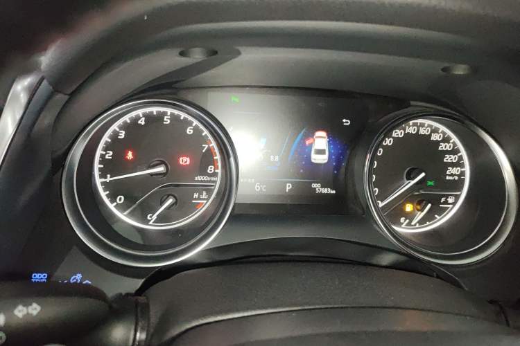 Used Toyota Camry 2018 2.0G Luxury Edition
