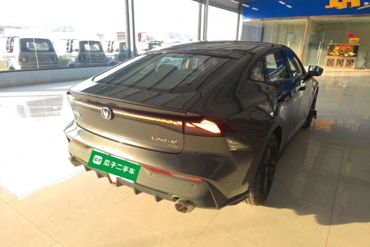 Used Changan UNI-V iDD 2023 ZhiDian iDD 1.5T 113km ZhiKu Model
