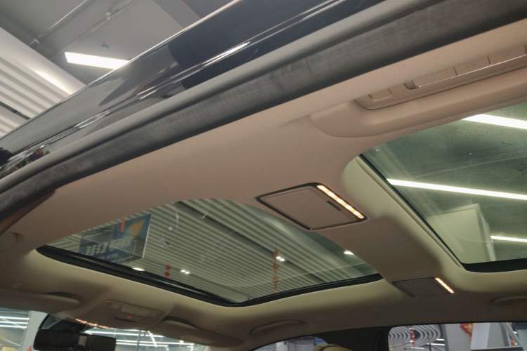 Used Mercedes-Benz E-Class 2022 Second Facelift E 300 L Luxury Edition
