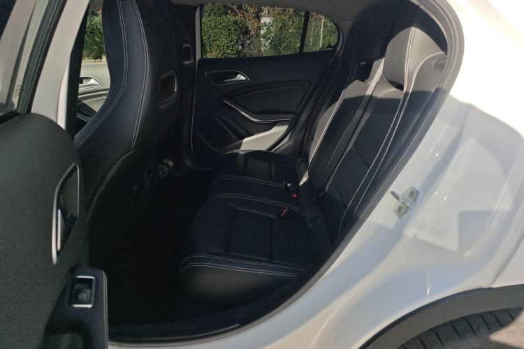 Used Mercedes-Benz GLA 2017 GLA 220 4MATIC Fashion Model