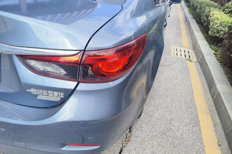 Used Mazda Atenza 2017 2.0L Blue Sky Luxury Edition
