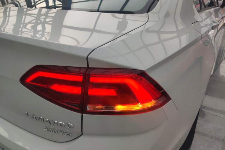 Used Volkswagen Lamando 2017 230TSI DSG Fashion Edition