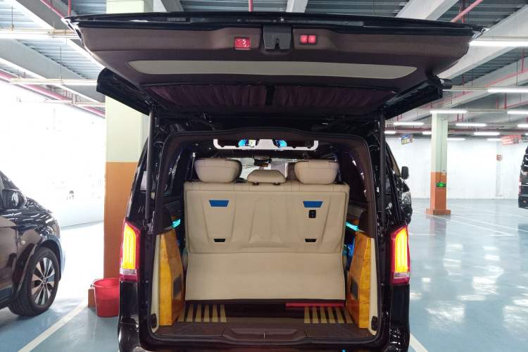 Used Mercedes-Benz Vito 2021 2.0T Elite Version 7 Seats