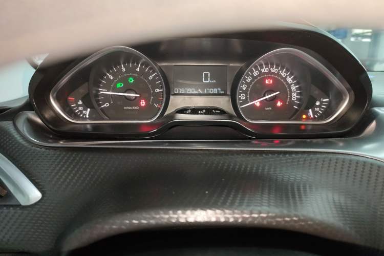 Used Peugeot 2008 2014 1.6L Manual Fashion Edition