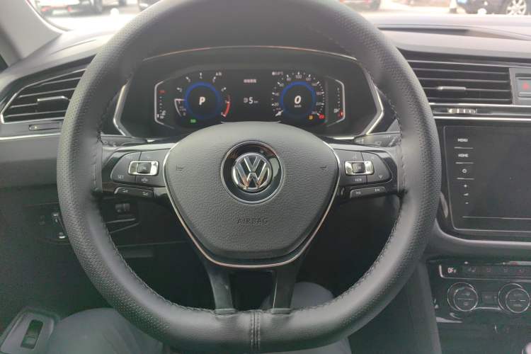 Used Volkswagen Tiguan L 2019 Revised 330TSI Automatic Two-Wheel Drive Smart & Luxury Edition China VI Standard