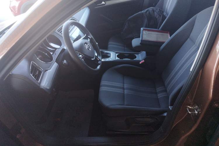 Used Volkswagen Lamando 2015 230TSI DSG Fashion Edition
