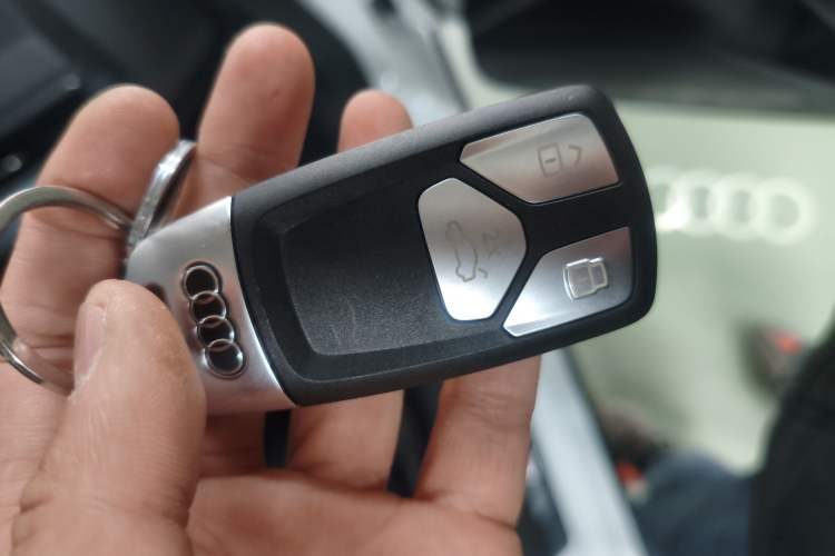 Used Audi A4L 2022 40 TFSI Luxury Dynamic Model
