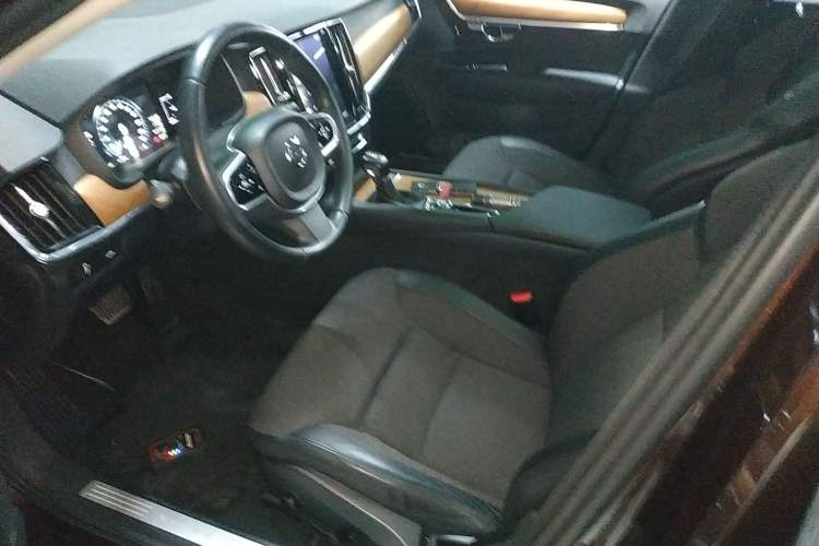 Used Volvo S90 2018 T4 Zhiyi Edition
