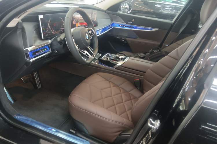 Used BMW 7 Series 2023 735Li M Sport Package
