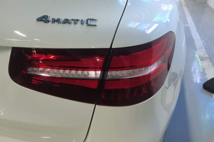 Used Mercedes-Benz GLC 2016 GLC 260 4MATIC Luxury Model