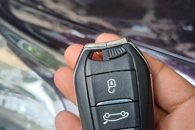 Used  5 2013 1.6T Luxury Edition THP200