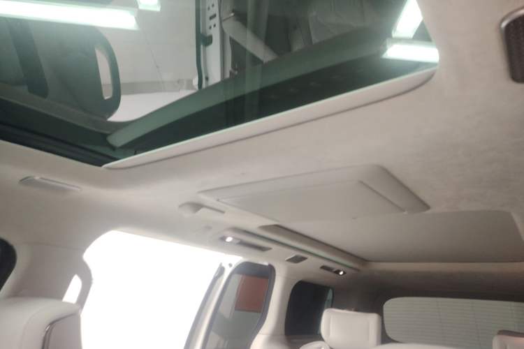 Used Volvo EM90 2025 Ultra Six-Seater