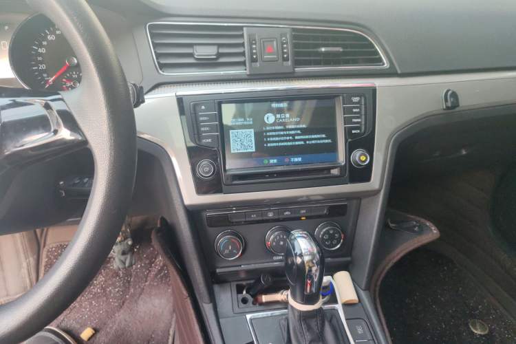 Used Volkswagen Lamando 2015 230TSI DSG Fashion Edition
