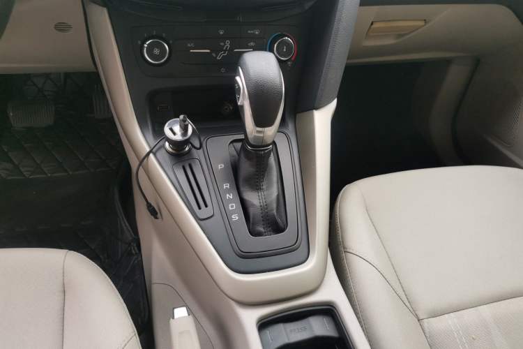 Used Ford Focus 2015 Sedan 1.6L Automatic Comfort Model
