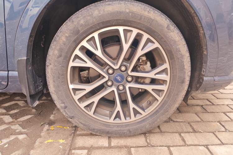 Used Ford Escape 2020 EcoBoost 245 Four-Wheel Drive Luxury Edition
