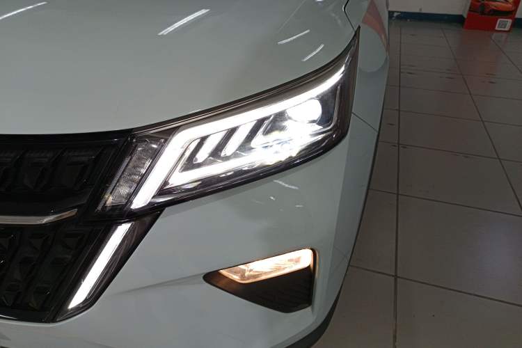 Used Wuling Asta 2022 2.0L DHT Electric-Speed Version
