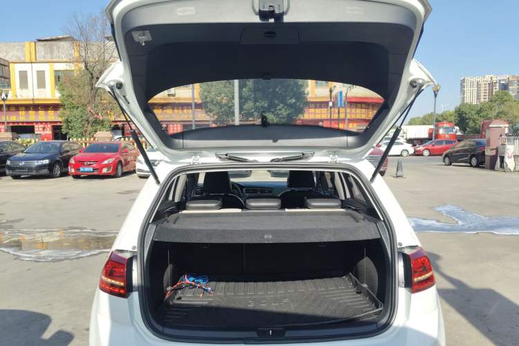 Used Volkswagen Golf 2017 230TSI Automatic Luxury Million-Vehicle Commemorative Edition
