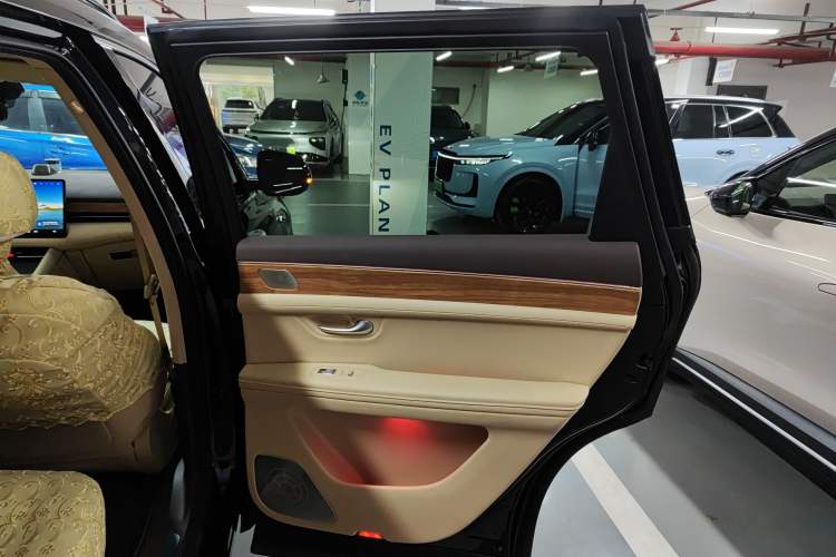 Used Hima AITO M7 2024 1.5T Intelligent Driving Rear-Drive Max Edition 5 Seats
