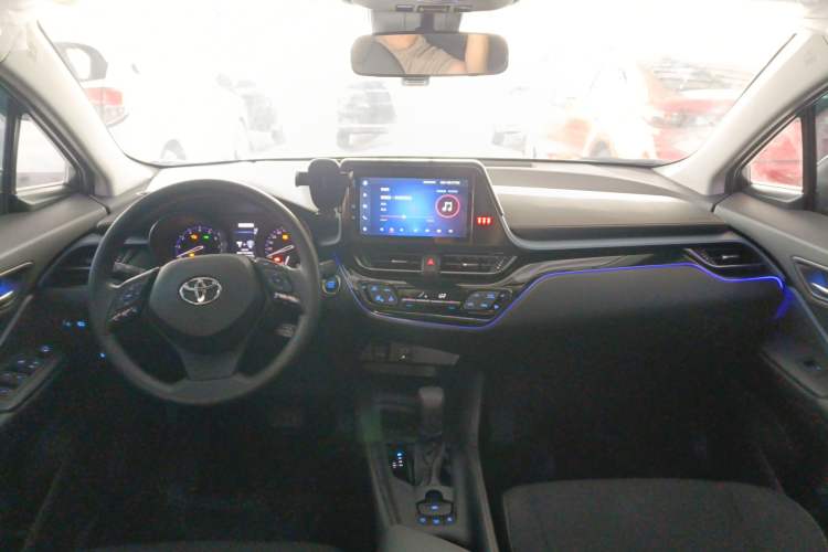 Used Toyota IZOA 2021 2.0L Enjoy Edition