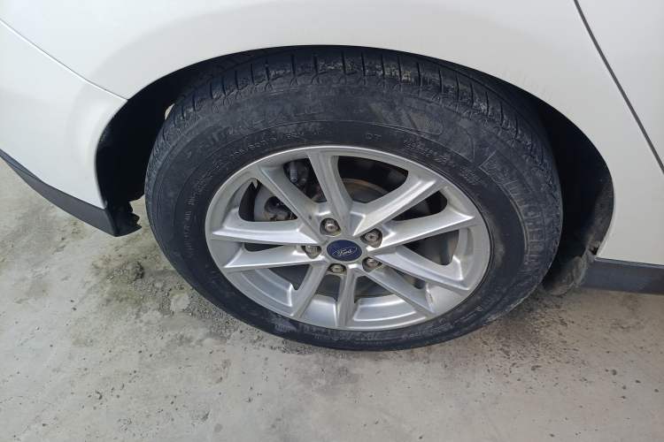 Used Ford Focus 2015 Hatchback 1.6L Automatic Fashion Edition
