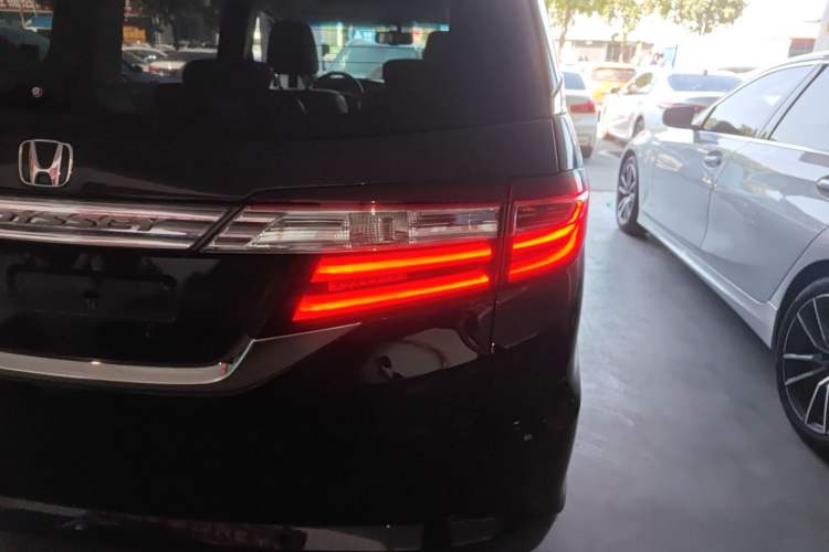 Used Honda Odyssey 2017 2.4L Supreme Edition
