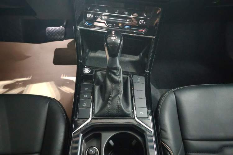 Used Volkswagen Passat 2020 330TSI Elite Edition China VI
