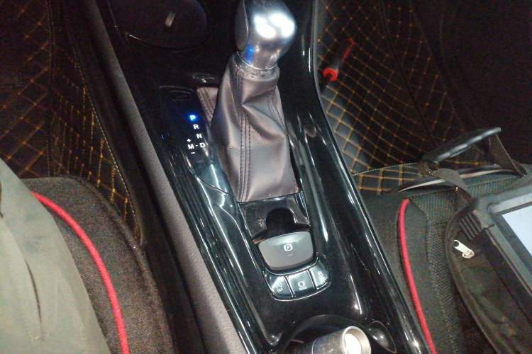 Used Toyota C-HR 2018 2.0L Leading with Sunroof China V Standard
