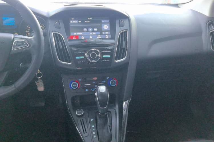 Used Ford Focus 2017 Sedan 1.6L Automatic Fashion Edition Smart Drive Version
