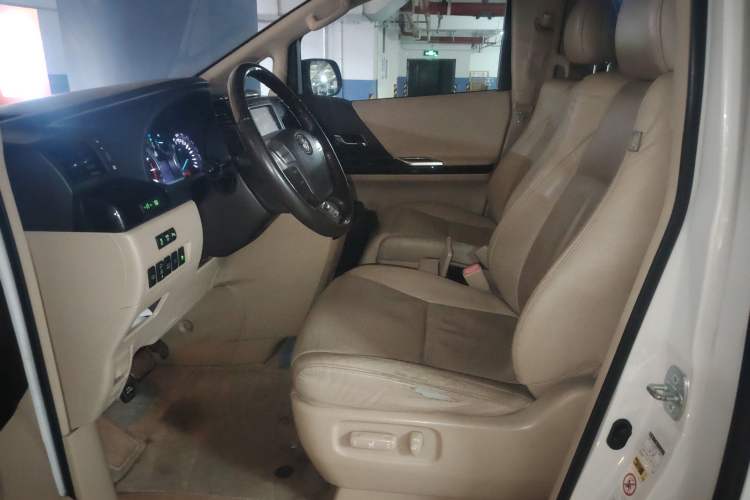 Used Toyota Alphard 2012 3.5L Luxury Edition
