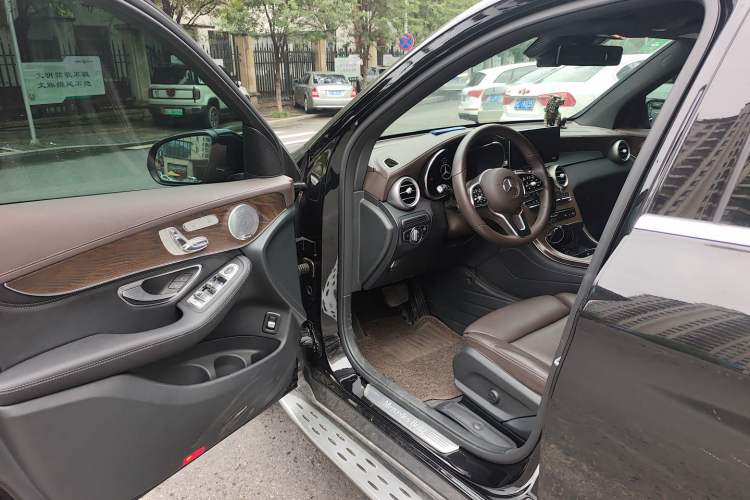 Used Mercedes-Benz GLC 2020 GLC 300 L 4MATIC Dynamic Edition
