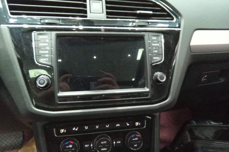 Used Volkswagen Tiguan L 2018 380TSI Automatic All-Wheel Drive Luxury Edition
