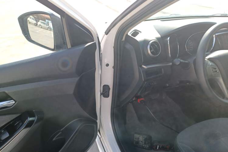 Used Venucia T70 2016 2.0L CVT Smart Edition
