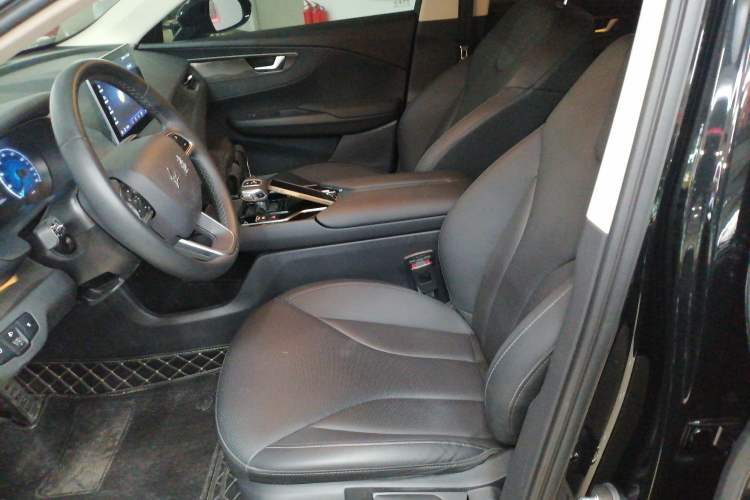 Used Hongqi E-QM5 2022 431 km Charge & Enjoy Edition
