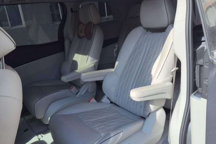 Used Buick GL8 2022 Land Business Class 652T Luxury Model
