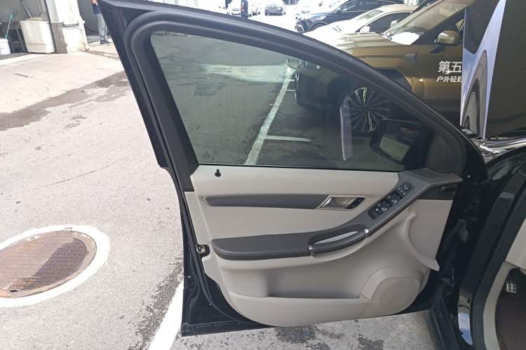 Used Mercedes-Benz R-Class 2014 R 320 4MATIC Business Model