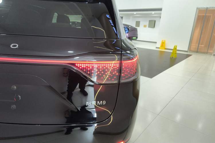 Used Hima AITO M9 2024 Range-Extended Ultra Version 52 kWh 5-Seater Model
