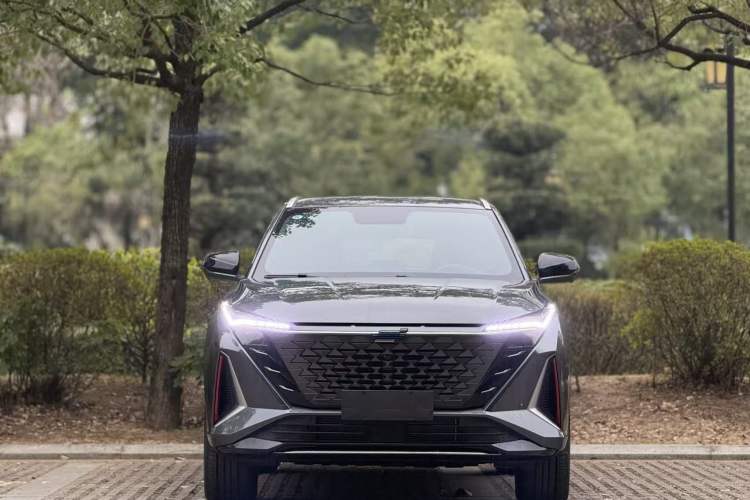 Used Oshan Z6 2023 Blue Whale 1.5T DCT Smart Luxury Model