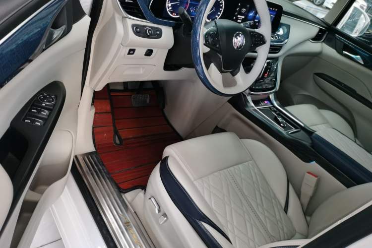 Used Buick GL8 2021 ES Landtrek 653T Comfort Edition