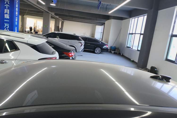 Used Hongqi E-QM5 2022 431 km Charge & Enjoy Edition