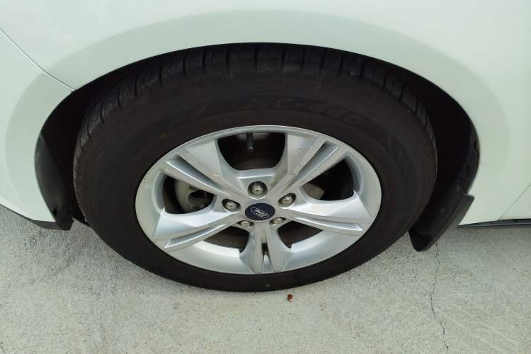 Used Ford Focus 2012 Hatchback 1.6L Automatic Fashion Edition
