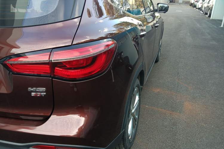 Used MG HS 2018 30T Automatic Two-Wheel Drive Trophy Edition—High-Octane V-Model
