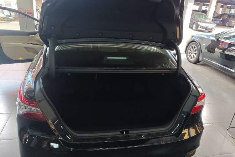 Used Toyota Camry 2019 Revised Version Dual-Engine 2.5 HG Luxury Edition
