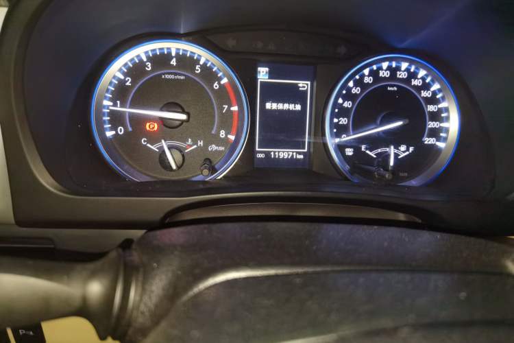 Used Toyota Highlander 2018 2.0T Four-Wheel Drive Luxury Edition 7 Seats China V Emission Standard
