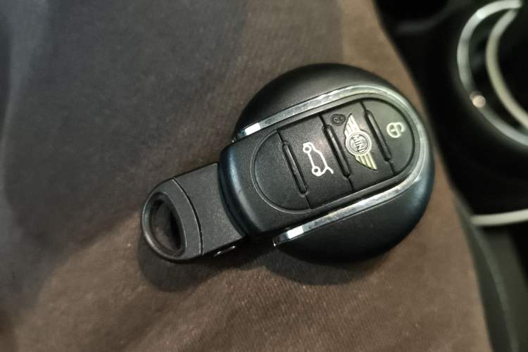 Used  MINI 2016 1.2T ONE Pioneer Edition
