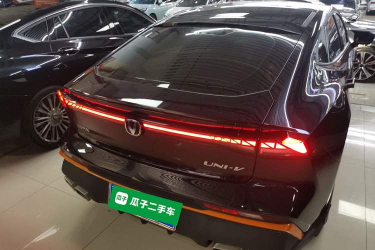 Used Changan UNI-V 2025 1.5T 500Bar Prestige Sporty Version
