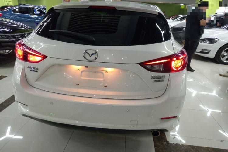 Used Mazda Mazda 3 Axela 2017 Hatchback 1.5L Automatic Luxury Model Emission Standard China V
