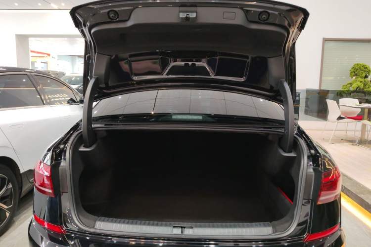 Used Volkswagen Passat 2025 Premium Version 380TSI Dragon Edition
