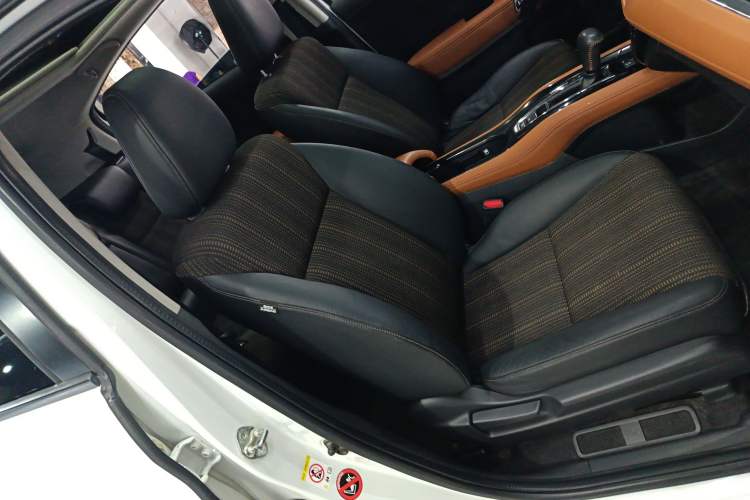 Used Honda Vezel 2015 1.8L CVT 2WD Luxury Model
